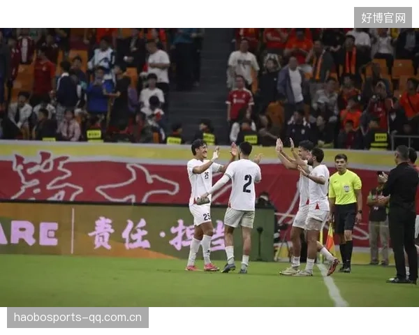 国足零比五不敌巴勒斯坦：从“国字号”到“国梦”——中国足球的“逆袭”与希望